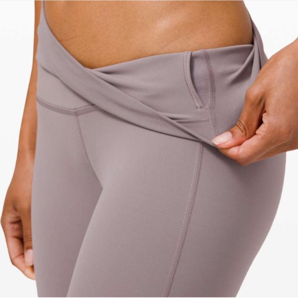 NEW Lululemon Wunder Under Crop High-Rise *Roll Down Scallop Full-On Luxtreme 23 - Picture 7 of 8
